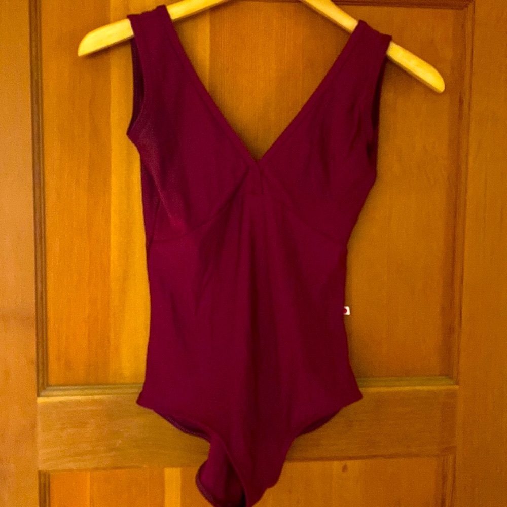 Yumiko V neck leotard, Maroon color